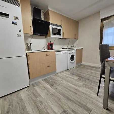 1a113 Moderno 3 Apartment *